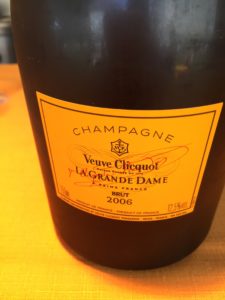La Grande Dame brut 2006, mille jõime Veuve Clicquot šampanjamajas